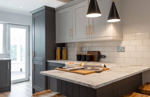 Olton Casa | Exclusive Large Luxury House - Sleeps 9 - Five mins to NEC, BHX, Resorts World