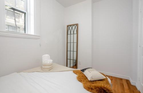 Shaughnessy Village Apartamento | Exclusive Loft Living in the Heart of Montreal