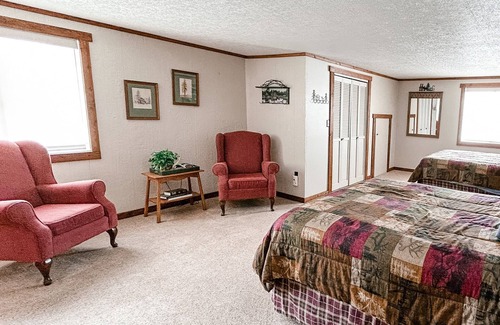 Adams County Cabina | Exclusive Mountain Grandeur! Back door to the Seven Devils Mountain range