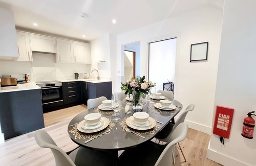 Runnymede Casa | Exclusive Palm House, Nature, Amenities, Garden