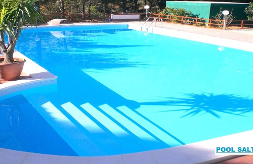 Partinico Villa | CASA ESMERALDA, PISCINA de agua salada, pinos y azul mar Mediterráneo limpio