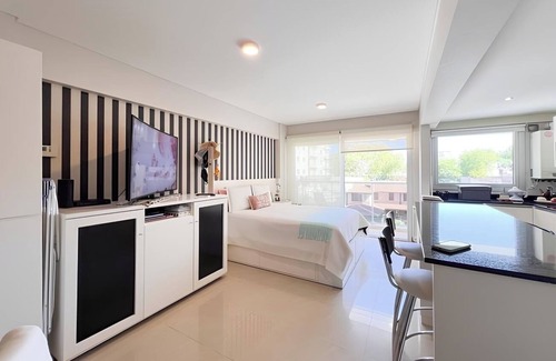 Zona de La Perla Apartamento | Exclusive studio apartment on Avenida lIbertad street in La Perla Mar del Plata.