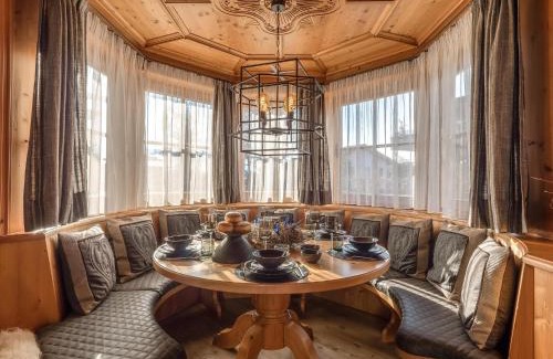 Sankt Johann in Tirol Villa | Exclusive Tyrolean Chalet near Ski lifts, cleaning included
