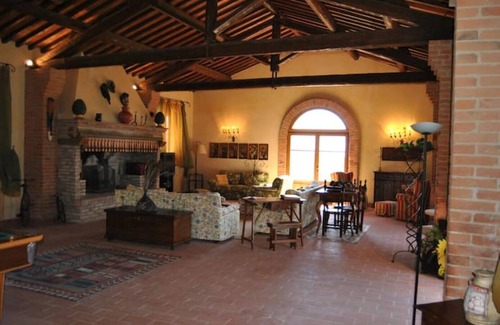 Massa Marittima Villa | Exclusive villa with swimming pool in the middle of vineyards
