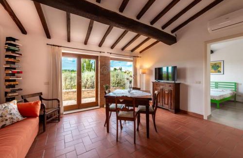 Geggiano Apartamento | Exclusive Villa in Vineyard W Pool, And Siena View