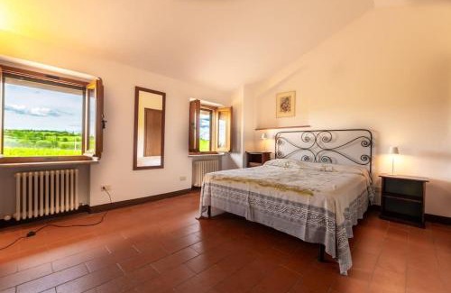 Geggiano Apartamento | Exclusive Villa in Vineyard W Pool, And Siena View