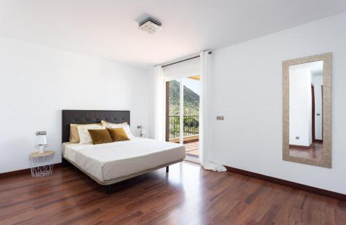 Los Cristianos Apartamento | Exclusive villa with private pool 1 kilometer from Los Cristianos Beach