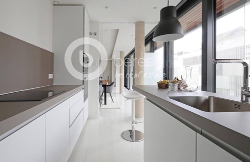 Sant Gervasi Condominio | Exclusivo ático con piscina y terraza privada, bien ubicado para vivir la ciudad