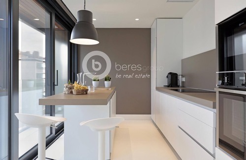 Sant Gervasi Condominio | Exclusivo ático con piscina y terraza privada, bien ubicado para vivir la ciudad