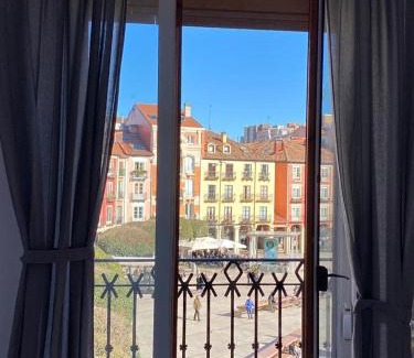 Burgos Apartamento | Exclusivo apartamento de diseño en PLAZA MAYOR VUT 09-449