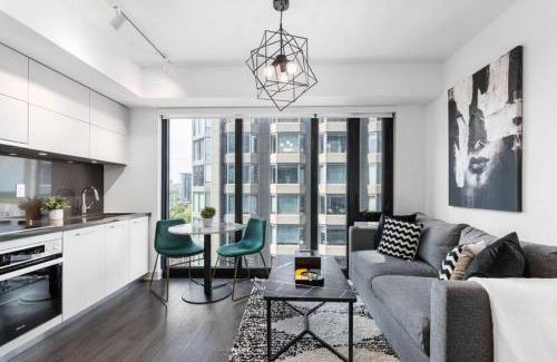 Bloor-Yorkville Casa | Executive 1BR-1BA Condo in the heart of downtown