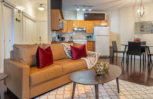 East Village Condominio | Executive 2 bed 2 bath Riverfront condo