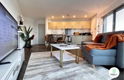 Woking Apartamento | Executive 2 Bed 2 Bath Central Woking Flat with Free Parking