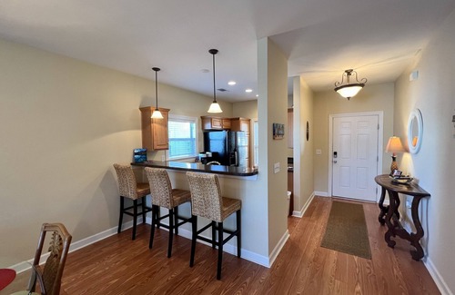 Santee Condominio | Executive 2 BR/2 BA Lakefront Corner Suite Condo
