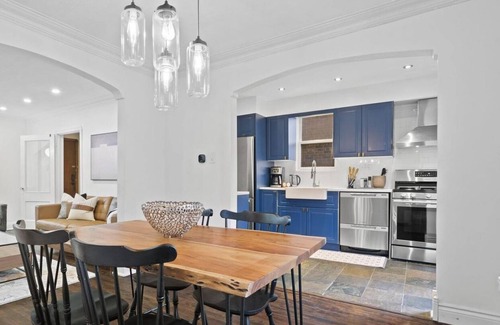 East York Casa | Executive Detached Home For Longer Stays (Minutes to Downtown & Danforth)