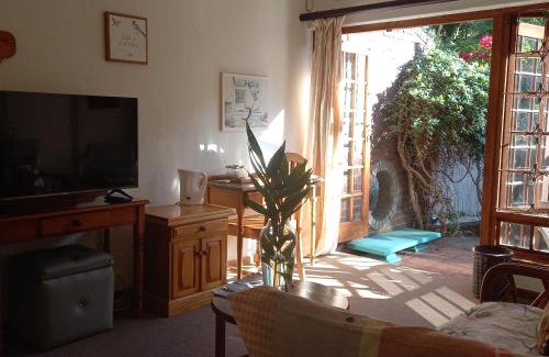 Ethekwini Apartamento | Executive Double room with en-suite and private patio