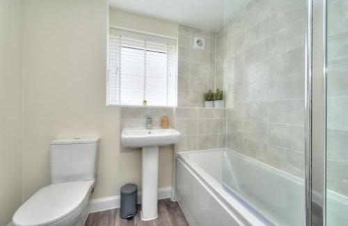 Milton Keynes Apartamento | Executive Fairfields Apartment by PAY AS U STAY