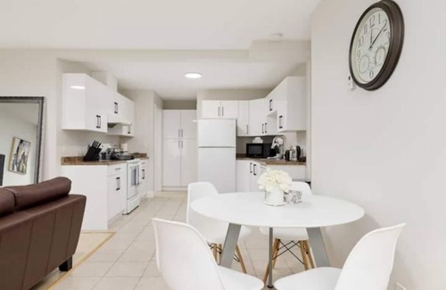 Fleetwood Casa | Executive Guest Suite in Surrey, BC