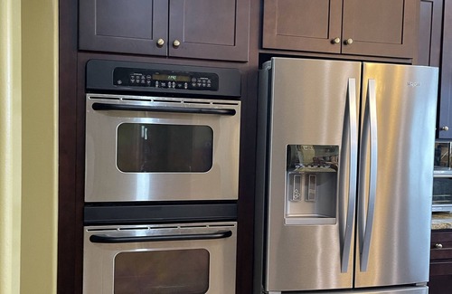 Swedesboro Casa | Executive Home 6,000 SQFT With Theatre Room And Large Yard
