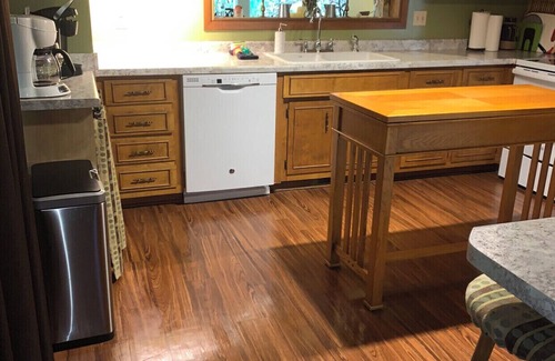 Greenville Casa | Ejecutivo minutos casa al centro de Greenville, GHS, Swamp Rabbit Trail duerme 10