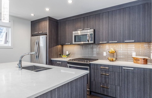 Kensington Casa | Executive Home, Trendy Kensington near Downtown