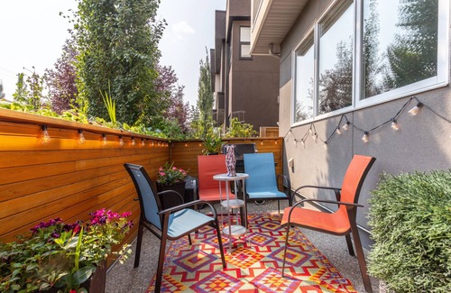 Kensington Casa | Executive Home, Trendy Kensington near Downtown