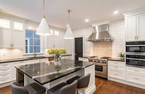 North York Casa | Executive Home With Luxury Amenities and Large Private Yard