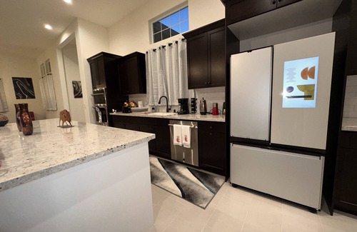 Raisin Casa | Executive Homes Near Valley Children's Hospital, Chukchansi Casino, and Yosemite