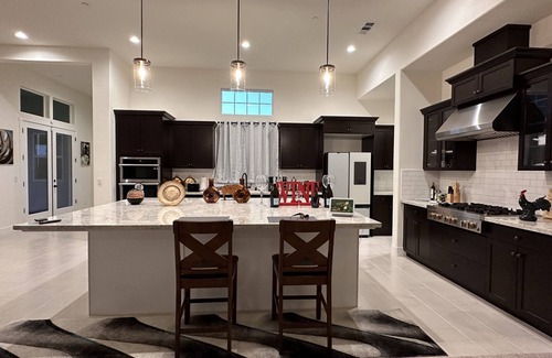 Raisin Casa | Executive Homes Near Valley Children's Hospital, Chukchansi Casino, and Yosemite