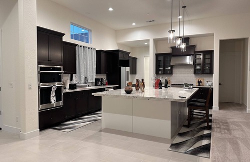 Raisin Casa | Executive Homes Near Valley Children's Hospital, Chukchansi Casino, and Yosemite