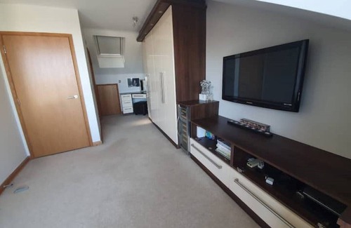 Walton Casa | Executive Lakeside 4 Bed Townhouse