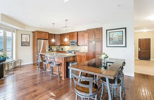 Westbank Condominio | Executive Lakeview Suite, 3 King Bedrooms 2 Baths, 2 Private Patios