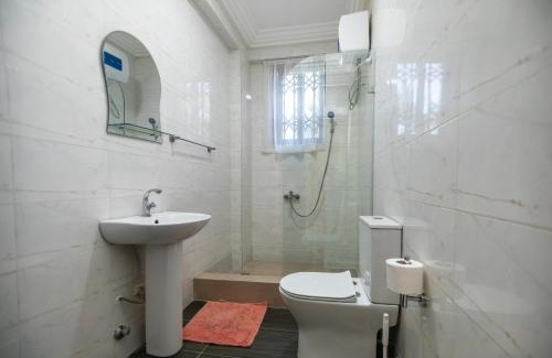 Accra Apartamento | Executive Large Room with Ensuite