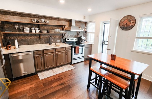 Anacostia Casa | Executive luxury for work or play in DC!