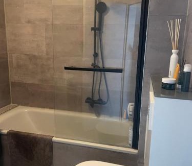 Hainholz Apartamento | Executive Maisonette Penthouse Loft, Rooftop Pool, Central Hannover and Direct Messe Connection
