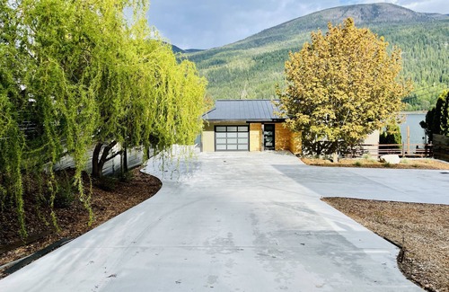 Nelson Casa | Executive Nelson Waterfront Home