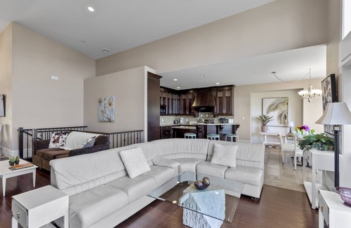 Ladysmith Casa | Executive Ocean View 2 bedrooms Sleeps 8 | Pet Friendly