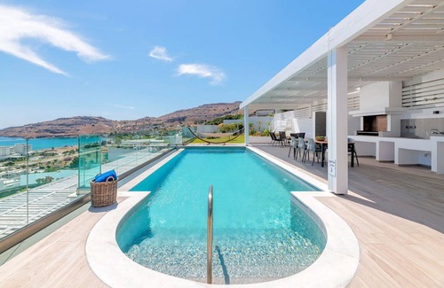 Vlicha Villa | Villa Ejecutiva Rodas | Villa Kastro | Impresionantes vistas al mar | 3 Dormitorios | Lindos