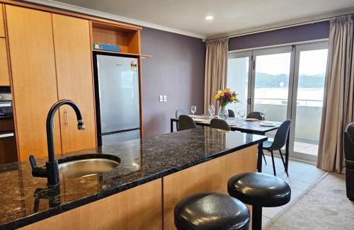 Wellington Apartamento | Executive, Spacious & Modern Home, 8 Beds!
