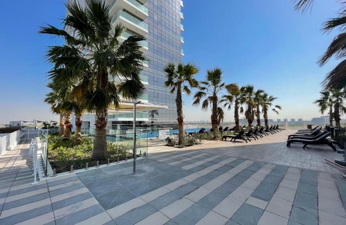 Dubai Apartamento | Executive Studio in Damac Hills by Suiteable