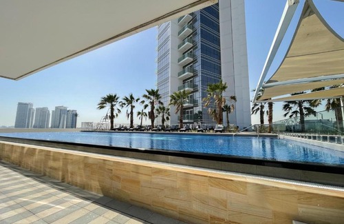 Dubai Apartamento | Executive Studio in Damac Hills by Suiteable