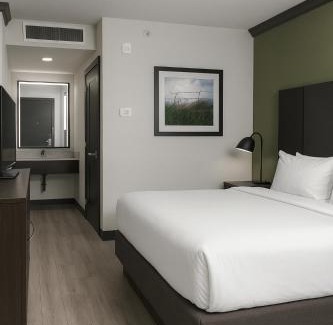 Wheatland Hotel | Executive Studio Suites OKC Airport