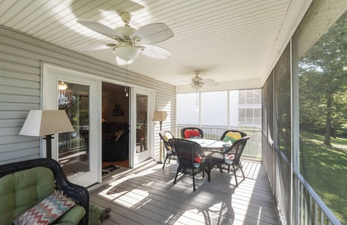 Grand Rivers Condominio | Executive Two Bedroom Pond View Condo