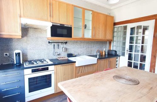 Velizy-Villacoublay Casa | EXIGEHOME - Grande maison en bord d'étang à 20 min de Paris