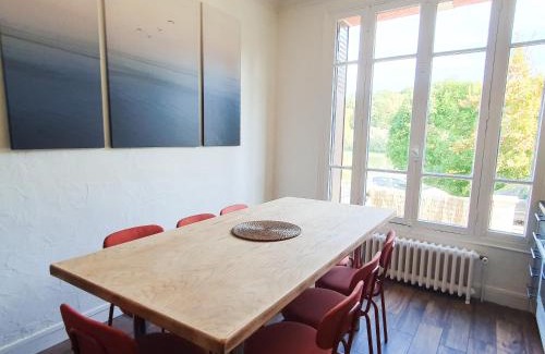 Velizy-Villacoublay Casa | EXIGEHOME - Grande maison en bord d'étang à 20 min de Paris