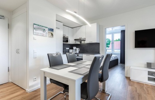 Alt-Travemunde/Ronnau Apartamento | Exklusives Apartment mit Loggia und Zwei Badezimmern, Direkt am Park Gelegen