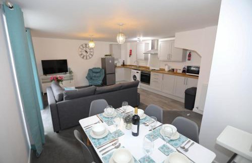 Exmouth Apartamento | Exmouth - Apartment 2, Strand House - Modern 2 Bedroom Apartment, Perfect Location For Access To Beach & Town Centre - Sleeps 6 Guests - Hosted By RENTMYHOUSE