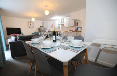 Exmouth Apartamento | Exmouth - Apartment 2, Strand House - Modern 2 Bedroom Apartment, Perfect Location For Access To Beach & Town Centre - Sleeps 6 Guests - Hosted By RENTMYHOUSE