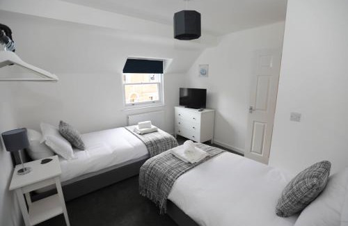 Exmouth Apartamento | Exmouth - Apartment 2, Strand House - Modern 2 Bedroom Apartment, Perfect Location For Access To Beach & Town Centre - Sleeps 6 Guests - Hosted By RENTMYHOUSE
