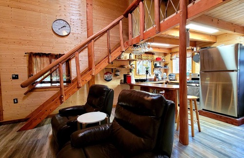 Mountain View Casa | Exotic family getaway private eco Log cabin near Volcano Park